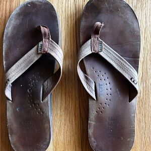 Reef Brown Sandals Classic Flip-Flop Design